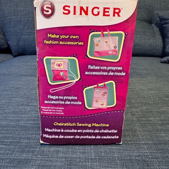 Children’s Singer Sewing Machine NEVER USED - Picture 4 of 6